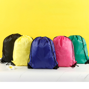Mochila con Cordón Ajustable de Poliéster Impermeable con Logotipo Personalizado, Bolsillo con Cremallera, Mochila Deportiva para Estudiantes - Product Image 2