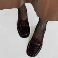 Mocassins à talon épais de 4 cm, en daim, avec décoration rétro, chaussures de luxe légères pour les marchands de marques et les grossistes