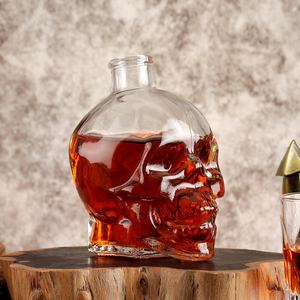 Botella <span class=keywords><strong>de</strong></span> Vidrio Blanco Cristalizado Personalizada <span class=keywords><strong>de</strong></span> Fábrica con <span class=keywords><strong>Forma</strong></span> <span class=keywords><strong>de</strong></span> <span class=keywords><strong>Calavera</strong></span>, Impresa con Serigrafía, con Tapa <span class=keywords><strong>de</strong></span> Corcho para Whisky, Ron y <span class=keywords><strong>Vodka</strong></span> - Product Image 1