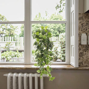 Jiawei ดอกไม้ปลอมแขวนในร่มบ้านต้นไม้ปลอมดอกไม้ประดิษฐ์ที่นิยมแขวนในร่มบ้านติดผนัง - Product Image 1