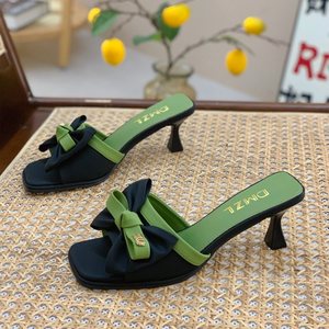 รองเท้าส้นสูงแบบเปิดส้นผ้าซาตินแฟชั่นใหม่สำหรับผู้หญิงปี 2025 รองเท้าส้นเข็มแบบน่ารักสำหรับฤดูร้อน - Product Image 4