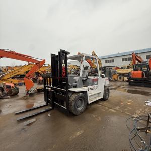 Montacargas TCM FD50 de 5 toneladas en buen estado, bajo consumo de combustible, gran potencia, seguro y confiable para el manejo de materiales pesados. - Product Image 1