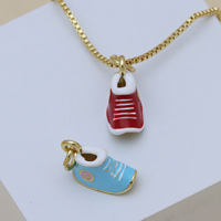 Collier pendentif chaussure couple mignon, breloque géométrique en émail, chaîne maille forçat 45cm pour femmes et hommes, bijoux de mode, vente en gros