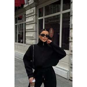 Ensembles de costumes noirs pour femmes avec détails de fermeture éclair - Product Image 2