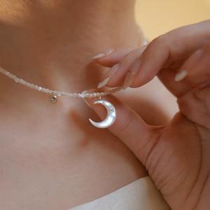 White Moonlight Natural Freshwater Pearl Pendant <b>Necklace</b> Extremely Fine Design Butterfly Shell <b>Moon</b> Shaped Chic Baby Bead - Product Image 4