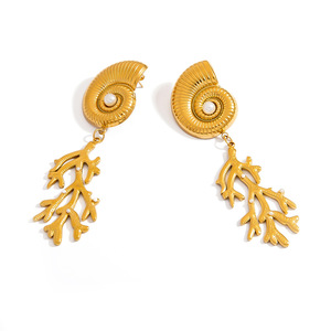 Pendientes colgantes chapados en oro de estilo europeo con diseño de perlas y coral para mujer, joyería de fiesta EH12054 - Product Image 5
