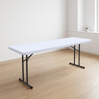 Table de conférence pliante rectangulaire portable de 183 cm, plateau en plastique HDPE pour exposition et restauration.