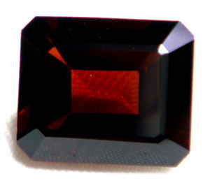 พลอยโกเมนสีแดงธรรมชาติขนาดมาตรฐานตัดจากมรกตพลอยมีค่ามีค่ามีค่าสำหรับการส่งออกจำนวนมาก - Product Image 2