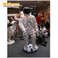Sculpture de sol en résine de style astronaute pour la décoration de la maison, de l'hôtel et des boutiques