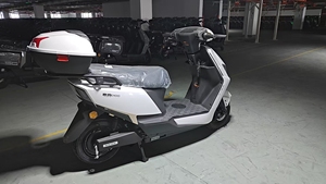 Motocarro Eléctrico SAIGE para Adultos, <span class=keywords><strong>Triciclo</strong></span> Eléctrico Estilo <span class=keywords><strong>Vespa</strong></span> para Negocios - Product Image 2
