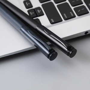 2026 Lüks İş Hediyesi Dolma Kalem Tamamen Mat Siyah Roller Kalem Yüksek Kaliteli Çevirmeli Metal Tükenmez Kalem Özel Logo ile - Product Image 3