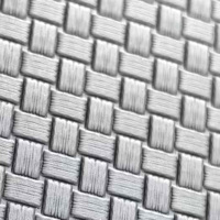 Tapis anti-fatigue professionnel en PVC avec texture en grille diamantée, antidérapant et imperméable pour optimiser les postes de travail debout