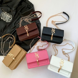 Rivenditore online moda donna design quadrato lettera PU pochette <span class=keywords><strong>rosa</strong></span> <span class=keywords><strong>borsa</strong></span> <span class=keywords><strong>a</strong></span> <span class=keywords><strong>tracolla</strong></span> con catena nappa - Product Image 2