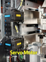 Machine d'impression sérigraphique automatique multicolore pour bouteilles irrégulières avec 3 stations et séchage UV, machine de chargement et de sélection latérale