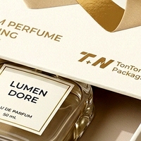 Boîte à parfum rigide blanche de luxe personnalisée, présentation pour une seule bouteille