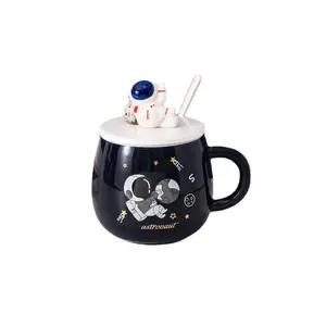 크리에이티브 우주비행사 세라믹 컵, 뚜껑이 있는 귀엽고 보기 좋은 머그컵, 스푼, 사무실 홈 기숙사 선물 물컵