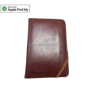 Il Tracker di copertura del passaporto Premium con trova il mio stile minimalista classico tecnologico contiene le carte necessarie per i viaggi e l'uso quotidiano - Product Image 5