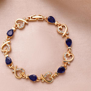 Bracelet <span class=keywords><strong>en</strong></span> laiton avec cœur de trèfle de tennis et de poire Bijoux de créateur Bracelet à breloques <span class=keywords><strong>en</strong></span> pierre de diamant et zircon plaqué or pour femme - Product Image 5