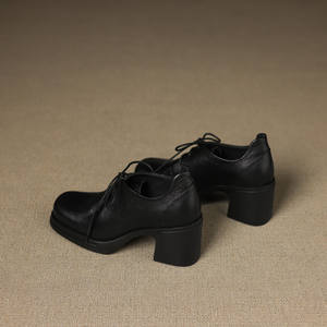 Elegantes Botas Largas Retro para Mujer, Hechas a Mano con Cuero Genuino, Antideslizantes, Impermeables, de Color Sólido y Punta Puntiaguda, Casuales - Product Image 1