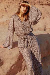 Mono Elegante e Informal para Mujer, Traje de una Pieza con Diseño para Comodidad y Elegancia Diaria - Product Image 4