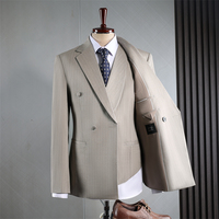 Herren Khaki Zweireiher 3-Teiliger Business-Anzug Set Knitterfreier Blazer mit Spitzrevers Weste Hose Luxuriöser Gala-Roter-Teppich-Anzug