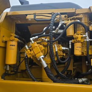 Offre Spéciale : Excavatrice Caterpillar 320D2L d'occasion, 20 tonnes, faible nombre d'heures de travail, pelle sur chenilles longues CAT 320D2L d'origine pour travaux de terrassement - Product Image 4