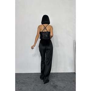 Blusa Negra con Tirantes para Mujer, Top Sexy de Satén con Cuello en V Elástico para Fiesta - Product Image 1