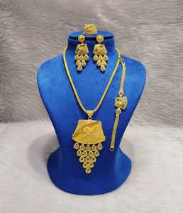 Ensemble de bijoux pour femmes, collier et boucles d'oreilles en cuivre plaqué or 1K, design exquis, finition haut de gamme - Product Image 6