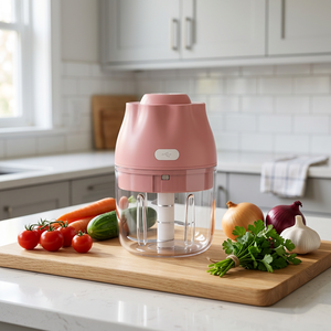 Mini robot culinaire électrique 250 ml, rechargeable par USB, broyeur de légumes sans BPA pour la maison, l'hôtel et l'extérieur - Product Image 1