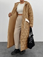 Veste parka d'hiver pour femme avec un design long et matelassé, détails en tissu Teddy Bear, capuche et grandes poches - Manteau en duvet patchwork