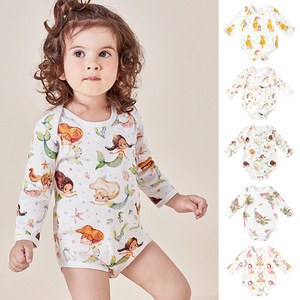 Chemise ample à manches longues avec col de style bavoir et combinaison une pièce pour bébé, idéale comme combinaison de ramper ou pyjama. - Product Image 6