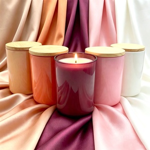 FENGJUN Vente en gros de pots à bougies en verre coloré avec couvercle en bambou 10oz, centre de table, décoration de cheminée pour mariage, fourniture en gros - Product Image 1