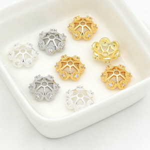 หมวกดอกไม้ลายฉลุประดับเพชรซิร์คอนเคลือบทอง 14K รักษาสีได้ ทำด้วยมือ DIY ประดับด้วยลูกปัด รุ่น C21 - Product Image 4