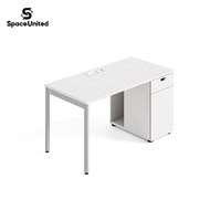 Poste de travail pour employés SpaceUnited, bureau avec cloison, poste de travail informatique, structure en acier, mobilier modulaire