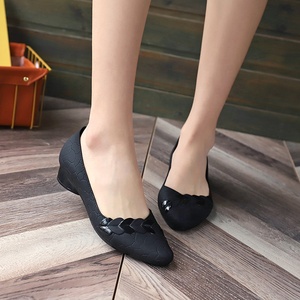 Sexy Pointed Toe slip on pvc chaussures officielles femmes sandales à enfiler talon carré dames sandales avec plate-forme pour la vente en gros. - Product Image 2