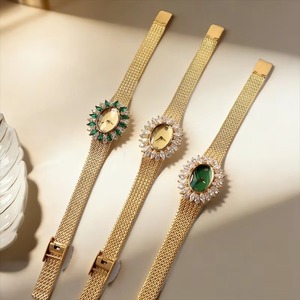 Elegante Reloj de Mujer Retro Glamuroso con Cristales y Zafiro, Correa Tejida a Mano, SEIKO, Analógico, de Latón, Estilo Lujoso - Product Image 3