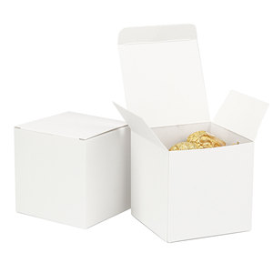 Großhandel Weiße Geschenkverpackungsbox aus Karton mit PVC-Fenster, Individueller Verschluss, Matt-Laminierung, Faltbare Kartonverpackungsbox - Product Image 1