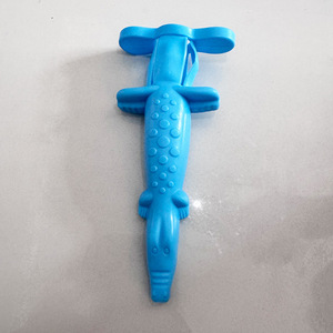 Apoya la importación y exportación transfronteriza. Adecuado para el cuidado transfronterizo. Modelo de cocodrilo de goma suave para adultos, jeringa de cocodrilo - Product Image 3