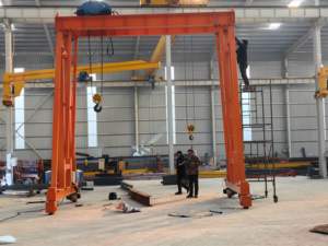 Der 5-Tonnen-Portalkran hat eine Hubhöhe von 10 Metern und kann für verschiedene Kapazitäten von 1 bis 50 Tonnen verwendet werden. - Product Image 5