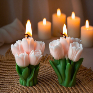 Tulip Bouquet Shaped Scented Candle Romantic Atmosphere Ornament Valentine's Day Gift Floral Aroma Candle Home <b>Table</b> Decor Prese - Product Image 3