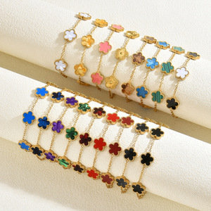 สร้อยข้อมือรูปใบโคลเวอร์ห้าแฉก โลหะผสมสังกะสี เครื่องประดับแฟชั่นสำหรับผู้หญิง - Product Image 3