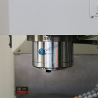 Centre d'usinage vertical CNC automatique miniature 4 axes XK7126 XH7126 BT30/GSK BT40 pour l'usinage du métal (acier, aluminium)