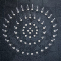 Fontaine interactive musicale d'extérieur en acier inoxydable à plat, avec lumières laser RGB programmables, IP68, directement de l'usine