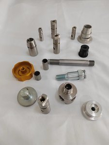 Komponen mesin CNC logam campuran aluminium presisi | Oksidasi khusus, semburan pasir, gambar kawat & polesan polesan