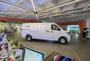 Nueva Camioneta Refrigerada KAMA ES7 2024, Mini Camiones Eléctricos Chinos Euro 6 con Tracción 4x2, Batería de 41.93kWh, Transporte Rápido - Product Image 5