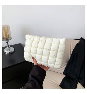 Trousse de Toilette Matelassée Imperméable Grande Capacité pour Femme, Sac de Rangement de Voyage à Fermeture Éclair pour Maquillage, OEM - Product Image 3