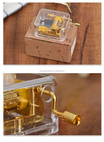 Boîte à musique rotative en métal à manivelle Ever Bright Mini, musique personnalisable, durée du son de 30 secondes, design moderne pour cadeaux d'anniversaire