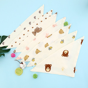 Babero triangular de algodón para bebé Qidou, 30x45 cm, babero de gasa de algodón puro con estampado de dibujos animados para bebés - Product Image 1