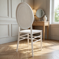 Chaises Chiavari Blanches Empilables en Résine PP pour Mariages, Chaises Napoléon Imperméables pour Banquets et Événements Hôteliers (Vente en Gros)