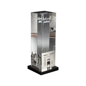 Lớn <span class=keywords><strong>3D</strong></span> <span class=keywords><strong>laser</strong></span> khắc pha lê khối thủy tinh Trophy phong cách thời trang chặn giấy cho quà tặng doanh nghiệp UV in đóng gói PU Hộp quà tặng - Product Image 1